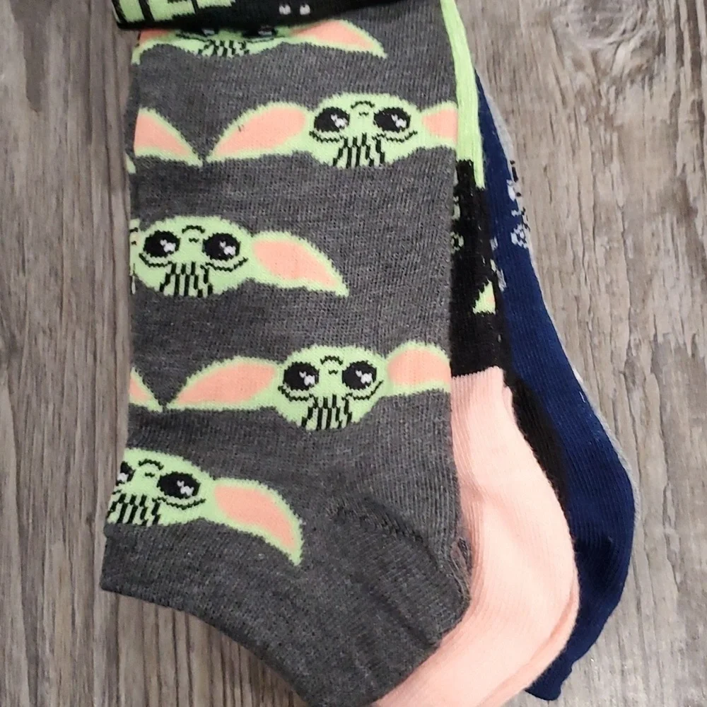 Star Wars The Madalorian Grogu 6 Pack of Short Socks
